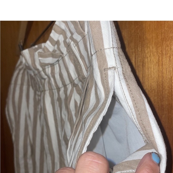 •BLU PEPPER•FORGET THE TIME TAN STRIPED PAPERBAG WAIST SHORTS SIZE MEDIUM EUC - Picture 7 of 8